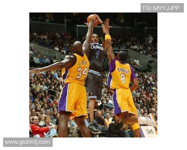 足球传奇科比在绿茵场上的精彩瞬间与不朽风采的完美展现