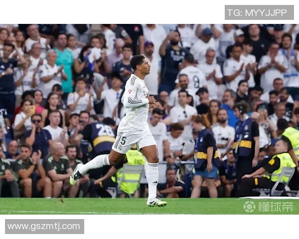 足球明星因伤断腿紧急打石膏重返赛场的艰难历程与心路历程