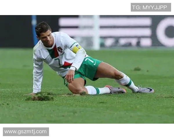 足球明星亲身体验按摩疗法揭秘运动员放松与恢复的秘密