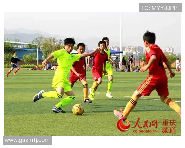 重庆足球队崛起之路:城市联赛中的拼搏与梦想 重庆足球队崛起之路:城市联赛中的拼搏与梦想